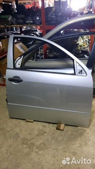 Дверь передняя правая Skoda Fabia