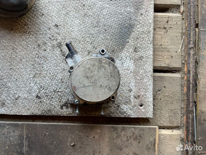 Вакумный насос VW Tiguan 2.0 TSI