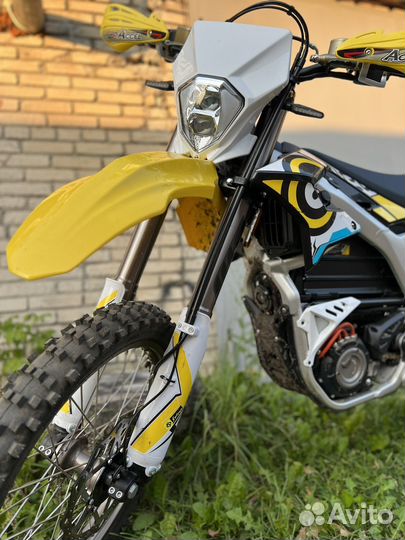 Sur-ron Storm Bee 2023 stark varg