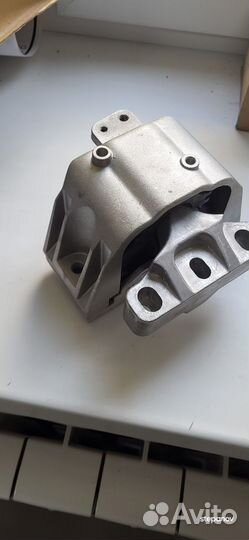 Опора двс Шкода Октавия