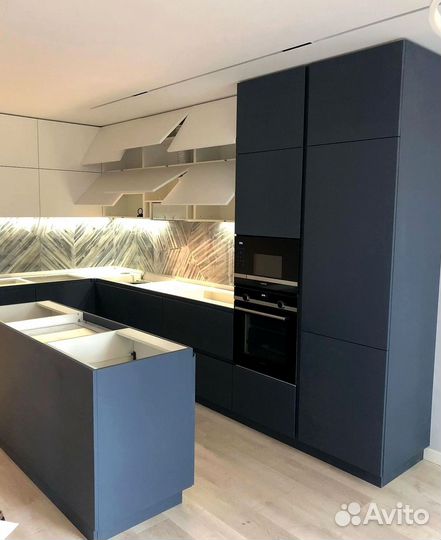 Кухни на заказ с современной фурнитурой