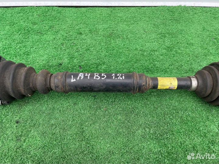 Полуось (привод) передняя левая L Audi A4