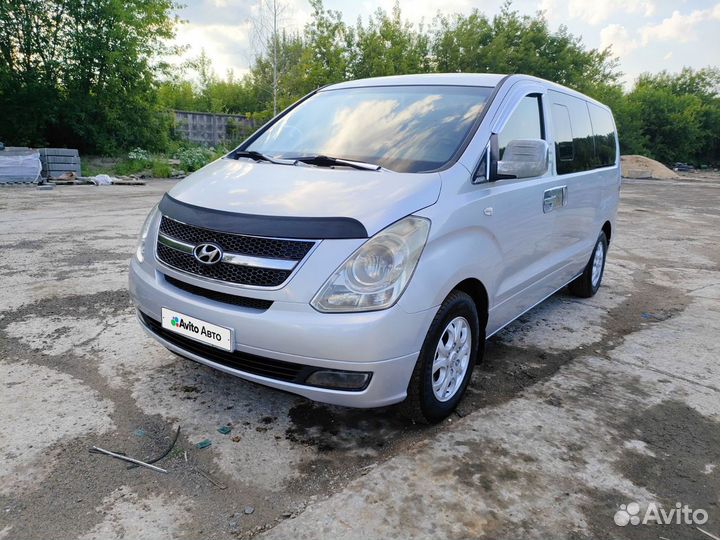 Hyundai Grand Starex 2.5 AT, 2010, 240 000 км