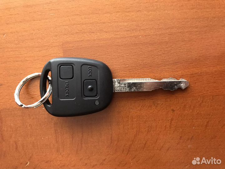 Оригинальный ключ Тойота