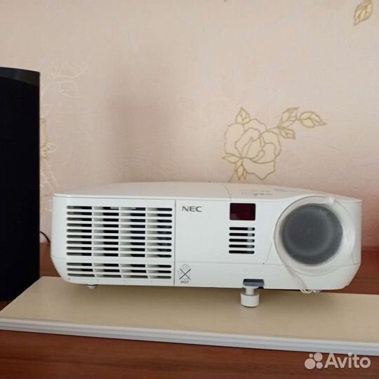 3D Проектор NEC v260x