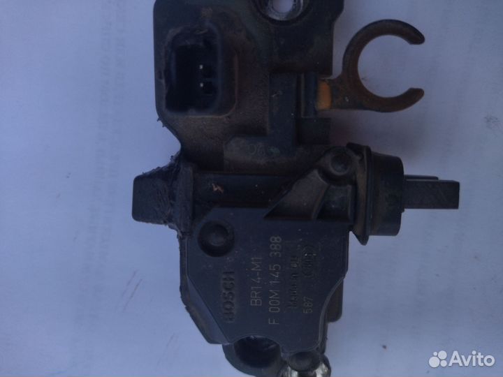 Реле напряжения Рено Логан, Сандеро