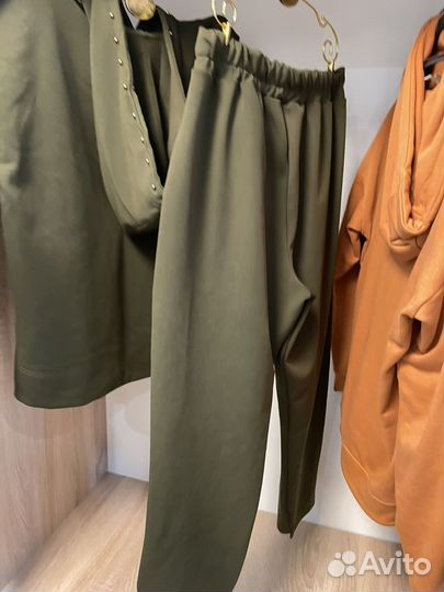 Костюм спортивный женский 46