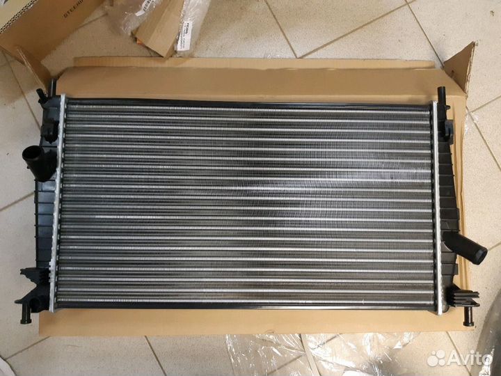 Радиатор охлаждения Mazda 3