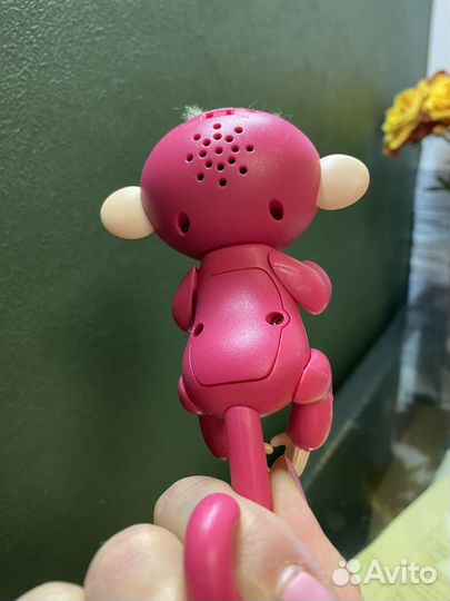 Игрушка интерактивная обезьянка маленькая hasbro