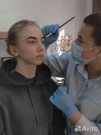 Мастер бровист