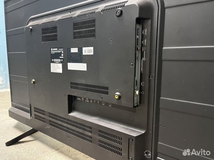 Телевизор SMART tv на запчасти