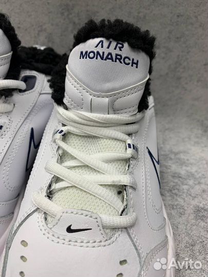 Зимние кроссовки Nike Air Monarch с премиум стилем