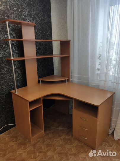 Компьютерный стол