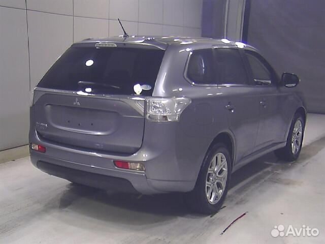 Подкрылок задний правый Mitsubishi Outlander Phev