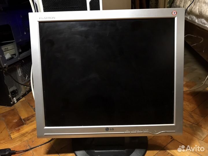 Монитор LG flatron L1717S 17