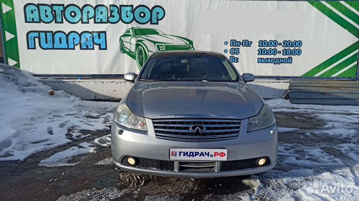 Накладка стекла переднего левого Infiniti M35 80821-EG000. Хром