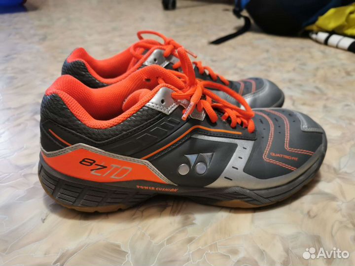 Кроссовки yonex 25,5 см