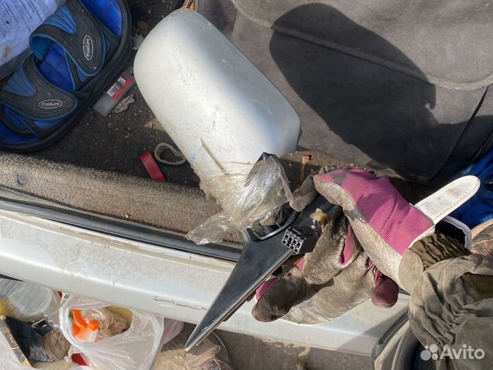 Зеркало правое subaru legacy be5 B4