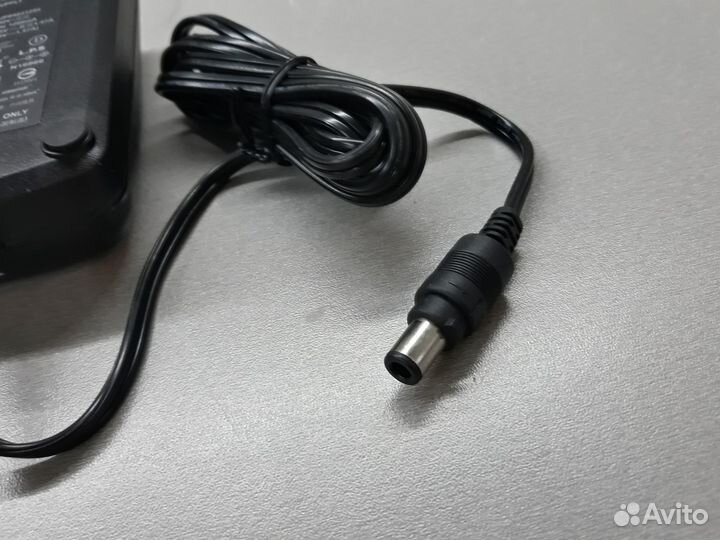 Блок питания VeriFone UP04031255 25,5V 1,57A