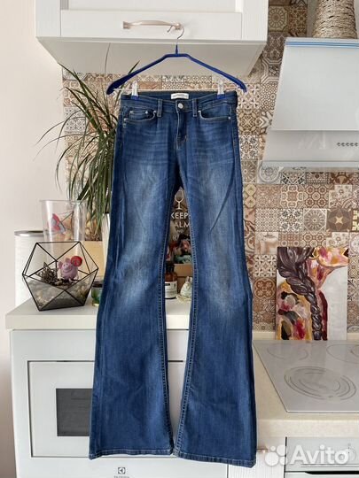 Джинсы клеш Zara