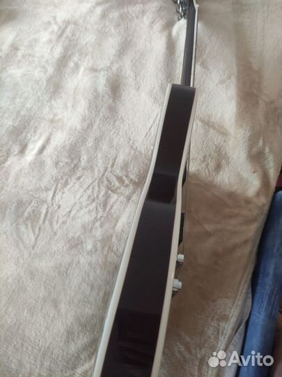 Продам полуакустическую электрогитару