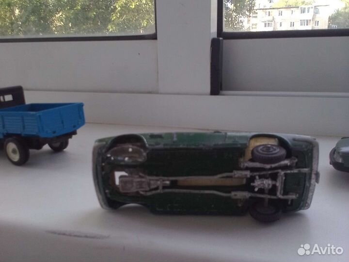 'Форд Мустанг 2+2 Бертоне' зелёный