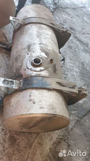 Топливные баки на фредлайнер