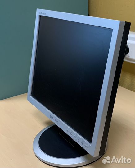 Монитор Samsung 15