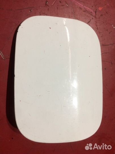 Лючок топливного бака Toyota Corolla E150