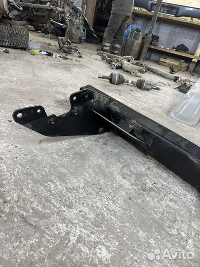 Фаркоп Toyota Hilux 7 Рестайлинг