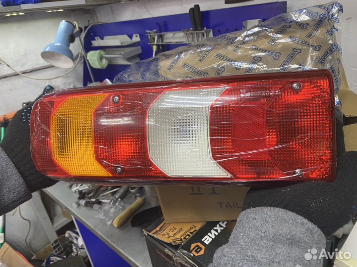 Фанарь задний левый и правый от mercedes