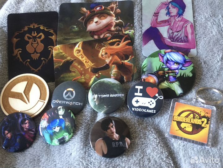 Магниты, значки, брелки, дакимакуру. Торг