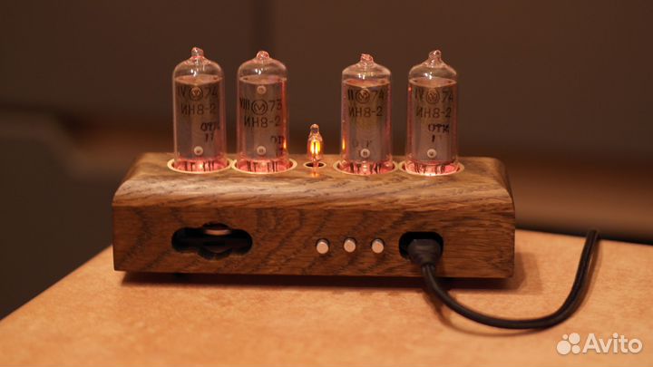 Ламповые часы на ин-8-2