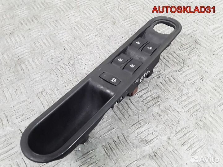 Блок стеклоподъёмников Renault Espace 4 8200328427