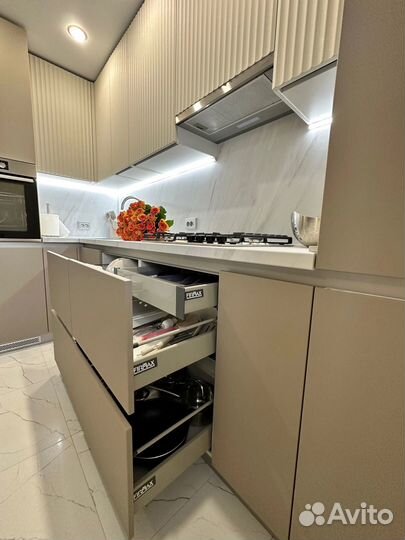 Прямой Кухонный гарнитур на заказ в Челябинске