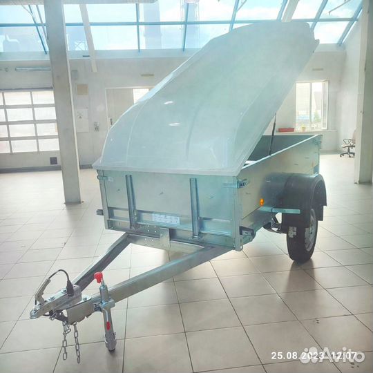 Прицеп 2.5х1.3 с высоким бортом и крышкой. Новый
