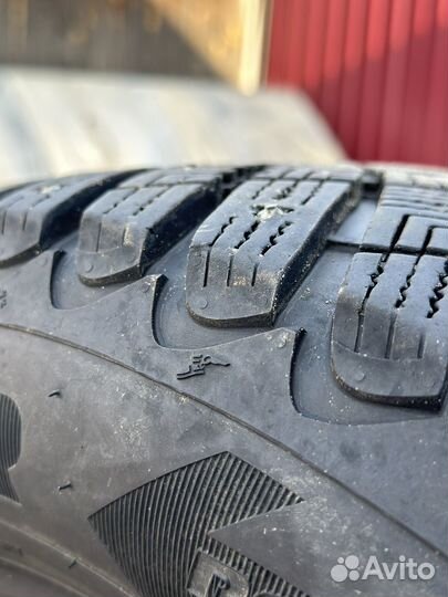 Goodyear UltraGrip Ice Arctic SUV 215/60 R17 100T