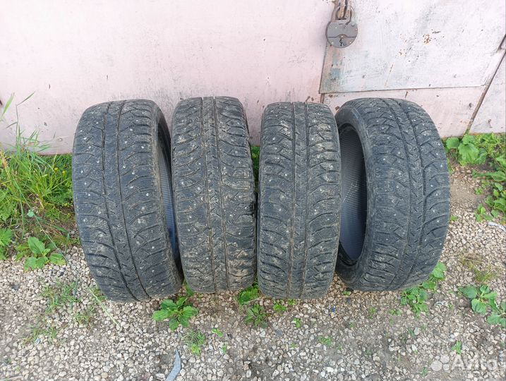 Bridgestone Ice Cruiser 7000S 205/50 R17