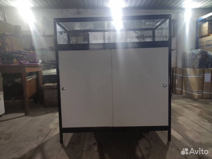 Прилавок и витрина