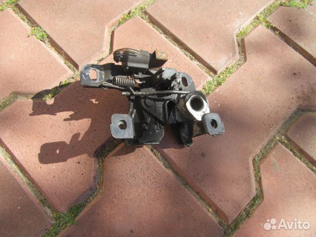 Замок капота Audi A4 B5 1995-2001