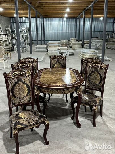 Стол и стулья 