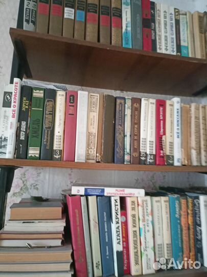 Продам книги