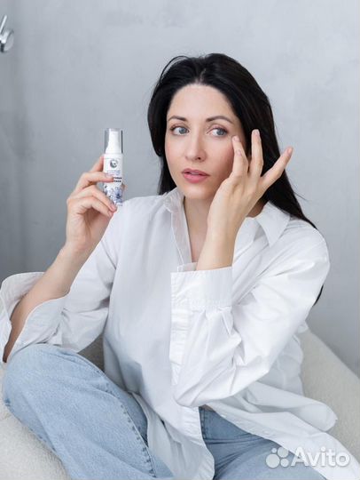 Крем для кожи вокруг глаз с маточным молочком