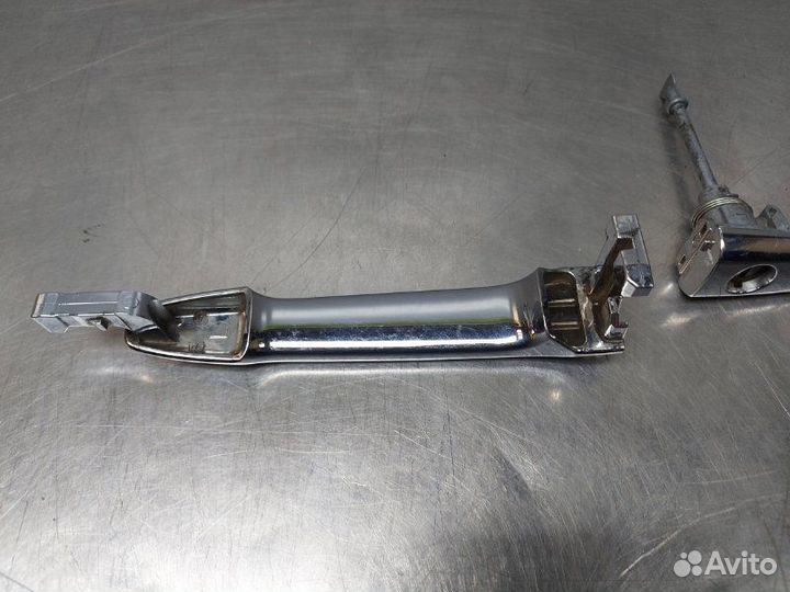 Ручка двери передняя левая Mitsubishi Outlander