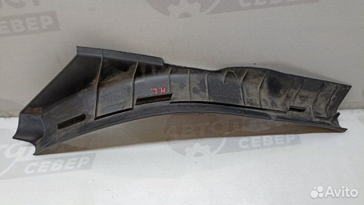 Накладка на порог салона задняя левая Nissan