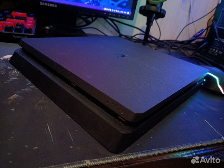 Игровая приставка ps4 slim с играми и 2 геймпада