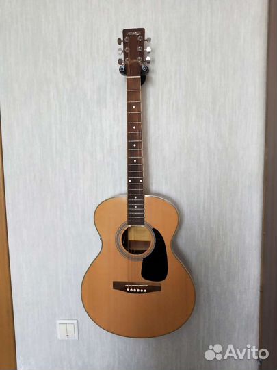 Акустическая гитара