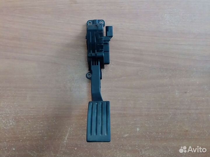 Педаль газа Форд Фокус 2