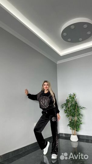 Костюм женский велюровый