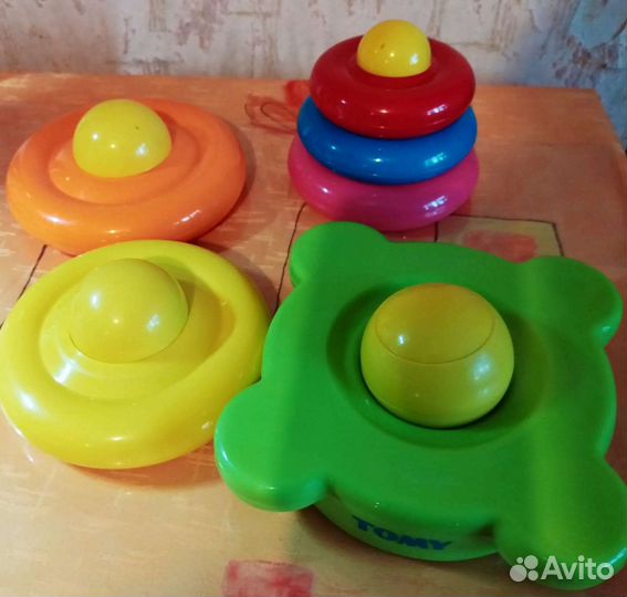 Пирамидка Tomy